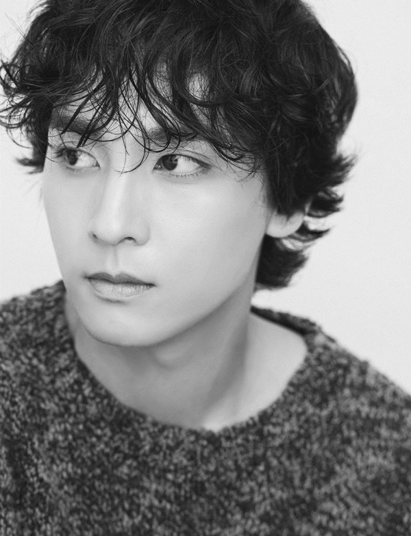 On the 13th, Studios Santa Claus released Profile, which contains the boyhood of Choi Tae-joon and mature charm.This film was a work with photographer Kim Young-joon and boasted perfect breathing.Choi Tae-joon in the photo attracted attention at once with his natural styling and deep-seated eyes.In addition, the unique atmosphere filled with frames made his charm more prominent.Choi Tae-joon, who has a chic look combined with a full-faced figure, has a cut-off smooth charisma.At the same time, the delicate eyes and restrained gestures that capture tens of thousands of emotions have doubled to a deep presence.As such, Choi Tae-joon has shown a variety of charms through this new profile, as well as a wider spectrum of atmosphere.Choi Tae-joon has gained great popularity overseas through the Naver TV gilt drama So I was married to Antifan, which has won the top of the global OTT, and the next move is also attracting attention.