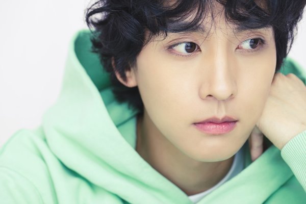 On the 13th, Studios Santa Claus released Profile, which contains the boyhood of Choi Tae-joon and mature charm.This film was a work with photographer Kim Young-joon and boasted perfect breathing.Choi Tae-joon in the photo attracted attention at once with his natural styling and deep-seated eyes.In addition, the unique atmosphere filled with frames made his charm more prominent.Choi Tae-joon, who has a chic look combined with a full-faced figure, has a cut-off smooth charisma.At the same time, the delicate eyes and restrained gestures that capture tens of thousands of emotions have doubled to a deep presence.As such, Choi Tae-joon has shown a variety of charms through this new profile, as well as a wider spectrum of atmosphere.Choi Tae-joon has gained great popularity overseas through the Naver TV gilt drama So I was married to Antifan, which has won the top of the global OTT, and the next move is also attracting attention.