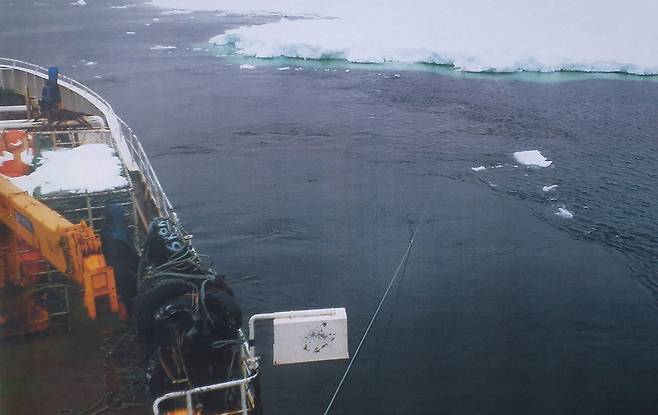 남극해와 남대서양에서 비막치어를 포획하는 원양어선 S호는 배가 고장나지 않는 한 한국에 들어올 일이 없다. ⓒ조상혁 제공