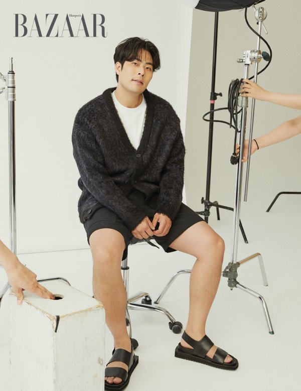 In this picture, Kim Hae-joon showed off the charm of his real boyfriend, Hunan, not the funny image he had shown.In an interview that followed the filming, Kim Hae-joon said, There is a clear point in Bazaar about this pictorial concept.In fact, I was a little embarrassed because I was not used to pretending to be so cool.As for the recent nickname of Fox in Fox after YouTube content Big Friend, I laughed at that.I know what youre talking about, but I dont mean to act on the air. I dont agree with the nickname bombing.Kim Hae-joons interviews with the pictures can be found in the August issue of Harpers Bazaar and the Harpers Bazaar YouTube channel