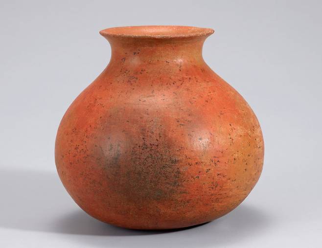 붉은 간토기 항아리