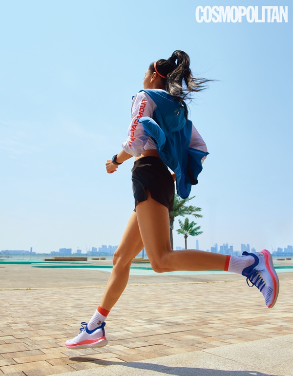 In this photo titled Running on a Light Summer Day, Jihyo in Ji pictorial revealed a different charm that was not seen on stage.Jihyo is a Running Muse at Under Armour, which has emanated a solid healthiness that has been trimmed by exercise.In addition, from active running to styling that made full use of trendy, it attracted attention.In particular, I finished the trendy leisure look styling by matching Under Armours UA Flow Sports Edition Running shoes in all costumes.In an interview after the filming, he said, I am going to show a completely different image from Taste of Love by powerful music and choreography about the concept of Japan album Perfect World which will be released soon.Interviews and pictures of TWICE Jihyo, who became Under Armour Muse, can be purchased at bookstores from July 20, 2021, and can be found on the Cosmopolitan Korea website.photocosmopolitan