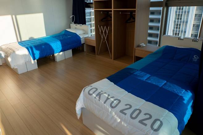 도쿄 올림픽 출전 선수들을 중심으로 골판지 침대 관련 내구성 문제가 갑론을박이 이어지는 가운데, 해당 침대의 제조업체가 직접 해명에 나섰다. /사진=도쿄 올림픽 공식 트위터