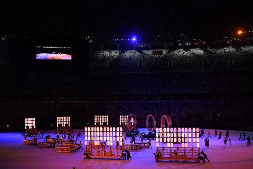 ▲ '무관중 감추기 위한 어두운 조명'