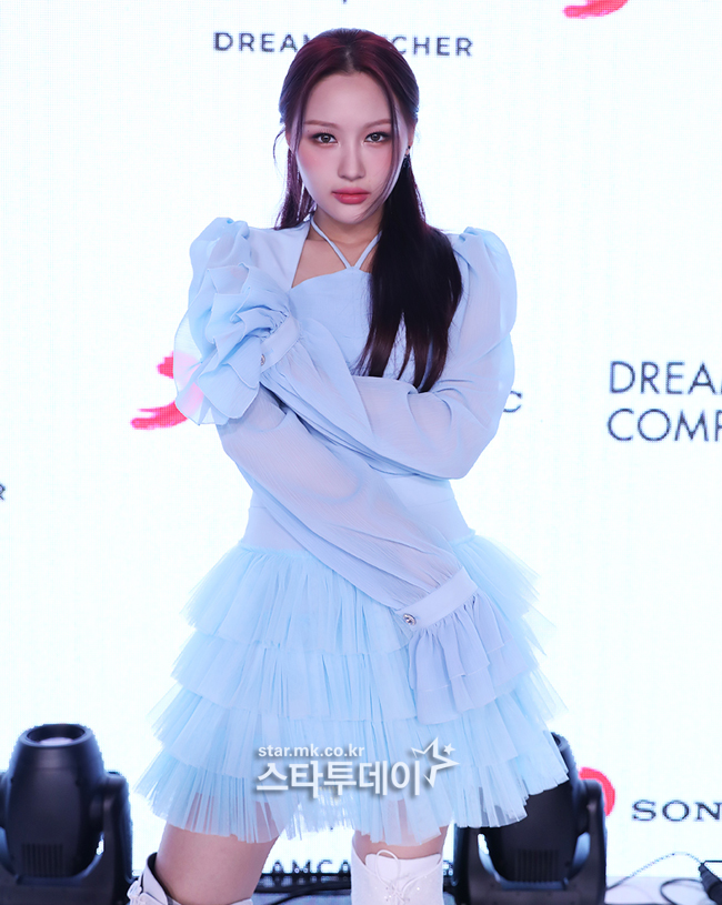 On the afternoon of the 30th, Online showcase members JiU, Sua, Park Si-yeon, Handong, Yoo Hyun, Dami and Gahyun of the group Dreamcatcher attended and showed a colorful stage.The event was conducted on-line with the influence of Corona 19.