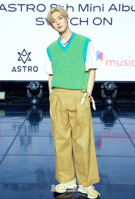 Yoon San-ha of the group Astro attended an online showcase to commemorate the release of the mini-8th album The Switch On on the afternoon of the 2nd.The Mini 8th album The Switch On is an album presented by Astro to Astro and an album that captures Astros past, present, and future that has been walking together for the past six years. It will be released on various music sites at 6 pm on the 2nd.Photo: Fantasy Music Offering 2021.08.02