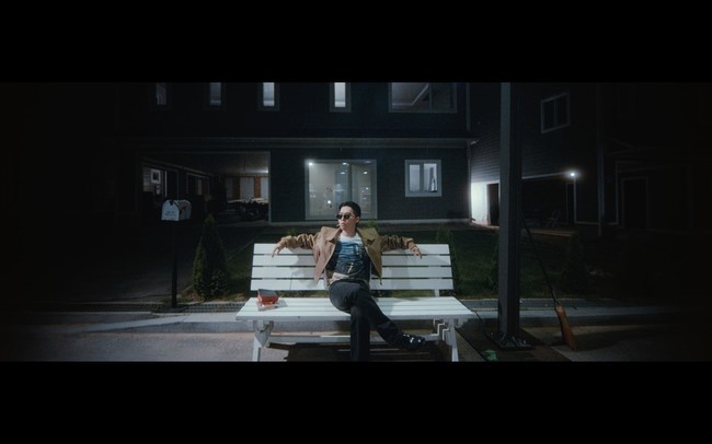 AKMU has released a new song BENCH official Video with Zion.T.The official Video for BENCH released on August 2 was completed around Lee Chan-hyuk and Zion.T, who humorously expressed the relaxed and free-spirited characters living on the bench.It is fresh that the bench is set as a symbolic space of transcendental free life beyond the meaning of simply staying or resting place.In the official Video, Lee Chan-hyuk and Zion.T sat on the bench, ate rice, read, and lay comfortably and slept in different ways.In addition, all of these official Video cast members enjoyed their freedom by finding their own benches, and they had a deep feeling of happiness and happiness for the viewers.BENCH is a song that contains AKMUs transcendence freedom message that will embrace all voices without seeing the worlds gaze or other peoples eyes.This song is loved as much as the album title song because it combines the cheerful rhythm of the plump rhythm with Lee Chan Hyuk and Zion.Ts unique vocals.