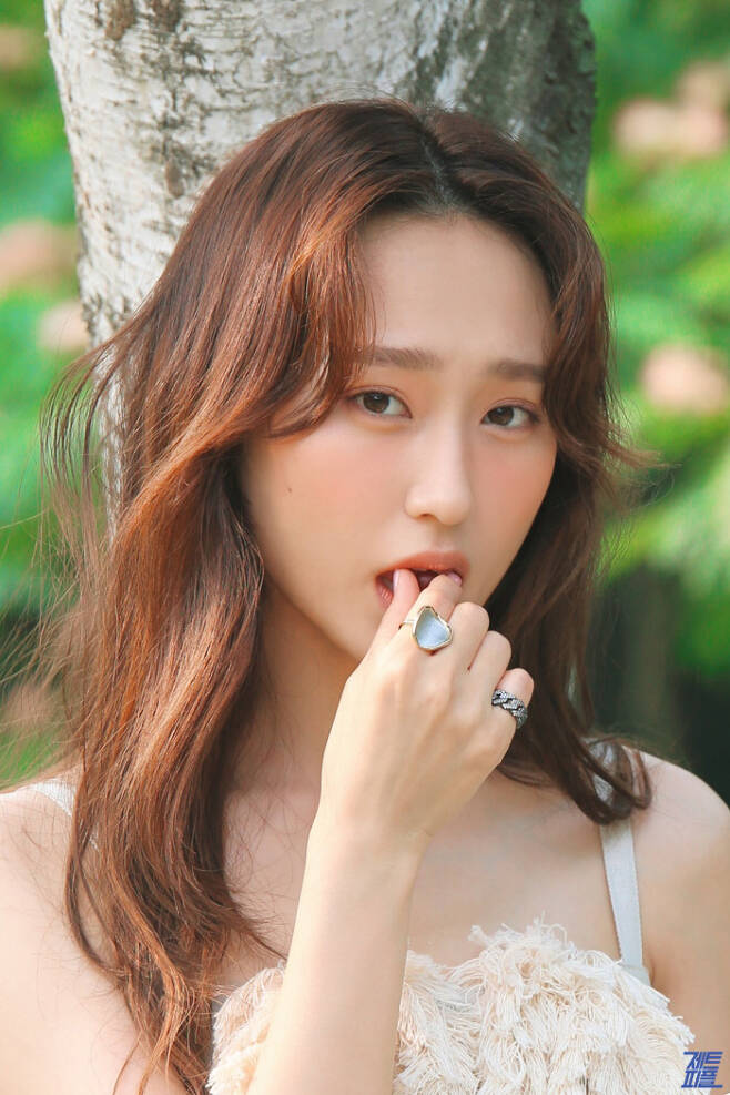 Summer pictorial behind-the-scenes cut by Actor Ryoo Hye-yeong has been unveiled.Ryoo Hye-yeong recently made headlines in the August issue of the magazine Singles, with a fresh-charming figure reminiscent of the Forest Fairy.Thanks to the topic, the back of the photo shoot filled with pure charm was also released on the 3rd.Ryoo Hye-yeong in the public photo attracts attention with various costumes ranging from crop top to elegance dress and walking around the forest.He is taking a colorful pose using seasonal fruit props in line with the concept of Summer of Ryoo Hye-yeong.In addition, Ryoo Hye-yeong continued his professional posture by showing his eyes, facial expressions, and pose in harmony with his costume style.The perfection of the picture has increased in his charm that crosses Elegance and innocence.On this day, Ryoo Hye-yeong encouraged the staff without losing their unique positive energy in the heat of the heat.It is the back door that the field officials gathered their mouths to praise his affectionate appearance.On the other hand, Ryoo Hye-yeongs Summer picture and honest interviews can be found in the August issue of Singles and the website of Singles.