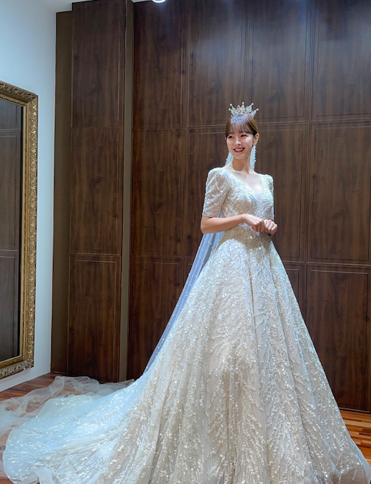 Actor Ko Won-hees beautiful Wedding Dress figure catches the eye.On the 4th, Ko Won-hees management district released a photo of Ko Won-hees Wedding Dress, which is showing off his presence as Lee Kwang-tae at KBS2 weekend drama OK Photons.Ko Won-hee in the photo is wearing a pure white Wedding Dress and shows off her extreme beauty: a long-length cotton cloth with a crown adds sparkle and irritates her.Ko Won-hee, who is currently lavishly charming as his youngest daughter Lee Kwang-tae in KBS2s OK Photosister, succeeded in marriage with Hung Gi-jin (Seok-hwan, but added fun to the drama by showing a close tension by catching false pregnancy.Ko Won-hee, who doubles the richness of the story with a lively acting ability as dazzling beauty, is paying attention to how to solve the remaining story.On the other hand, KBS2 OK Photon will be broadcast every Saturday and Sunday at 7:55 pm.management district