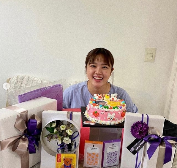 Thank you for all the congratulations.Actor Kim Hyang Gi has celebrated his 22nd birthday.Kim Hyang Gi received a Gift Celebratory photo from fans and friends on personal social media on August 10I posted the article.Kim Hyang Gi in the photo is smiling happyly surrounded by the Gift received by fans and friends.Kim Hyang Gi, along with the photo, said, Gift has been well received. Thank you. I think its better to feel friendly on your birthday.Thank you for what youre doing.Thank you to all the fans and to all the people who congratulated you and friends. 