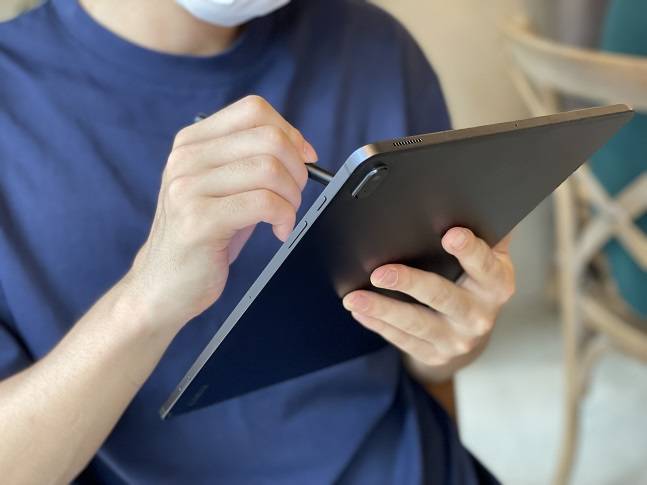 갤럭시 탭 S7 FE. /사진=백유진 기자 byj@