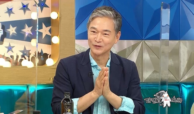 Actor Jeong Bo-Seok reveals his love story like Drama with his wifeMBC Radio Star (planned by Kang Young-sun / directed by Kang Sung-ah), which will be broadcast on August 11, will feature Friends Friend, which will be accompanied by entertainment industry Insa, including Jeong Bo-Seok, Lee Ji-hoon, Kim Ho-young and Lee Eun-ji.Jeong Bo-Seok said, My life-long love is my wife now.When my wife is angry, I do not mind nude dancing. Jeong Bo-Seok, who has found Radio Star in six years, will tell a love story like Drama from his first meeting with his wife to marriage.Jeong Bo-Seok recalled his first meeting with his wife and said, I was against love at first sight to my wife who was a freshman in her fourth year of college.It is called Flower Middle Age Insa and boasts popularity regardless of generation, but the process was not smooth until I met my wife.I was so good that I wanted to spend my life together, said Jinjung Bo-Seok, who recalled when he could not get close and only hovered around his wife.The back door that destroyed the shooting scene with an episode that followed the blind date and MT to use the popular wife.Jeong Bo-Seok has been inconsistent with his wife after a long unrequited love, and he has been curious to say that he has been in a place beyond imagination on the day of Today to Day 1.It is a Jeong Bo-seok famous for his wifes love, but according to his work, he is focused on the fact that the ups and downs are severe.The extreme acting transformation, from comic acting to the villain of the drama, affects the relationship between the couple.Jeong Bo-Seok is curious because he gives his wife a day like the movie Beauty Inside, saying, So I hate my wife to play a villain.In addition, Jeong Bo-Seok tells the occasion of appearing in High Kick Through the Roof, which succeeded in Image transformation.Jeong Bo-Seok said, I just waited for Kim Byung-wook to come in contact with me because I wanted to appear in the sitcom.