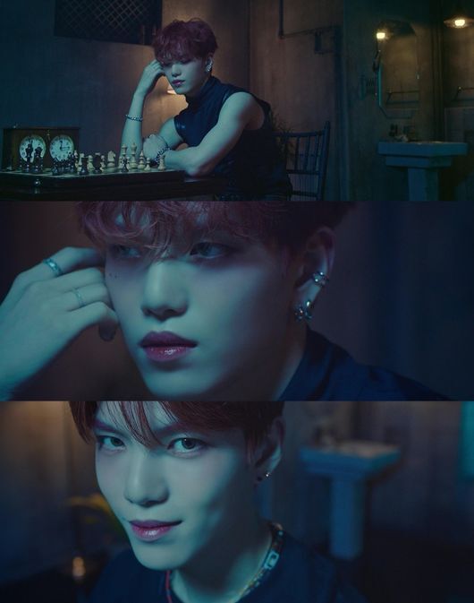 Group Verivery (VERIVERY) Gye-hyun has unveiled Mood Film, which features an eerie Smile.Verivery unveiled the mood film of Gyehyun, which has a deadly atmosphere through the official YouTube channel at 0:00 on the 15th.In the open video, Gye-hyun suddenly enjoyed Chess game in a dark room and suddenly pushed King, the most important word in Chess, into the water and maximized his curiosity about the meaning.Especially, after the Hair style and fashion of Gyehyun suddenly changed, another appearance of Gyehyun appeared and attracted attention. Chess, who was in the water due to the time warp phenomenon, came back to the mind and increased the immersion in mood film.In addition, Gye-hyun has created a meaningful yet eerie Smile at the end of the video, attracting more attention to the world view that Verivery will show through SERIES O.Recently, Gye-hyun, who attracted attention with his extraordinary orange hair style and freckle makeup through his personal official photo, showed off his charm of dark reversal in this mood film and once again robbed his eyes.Verivery, who released his second single album SERIES O [ROUND 1: HALL] in March, discovers the dark inner space of each of them and tells the message about how to use this darkness, is focusing on what message will be put on the new album, the second O series.Verivery, who preheated the comeback atmosphere in earnest, will release his sixth mini album SERIES O [ROUND 2:HOLE] at 6 pm on the 23rd.Jellyfish Entertainment