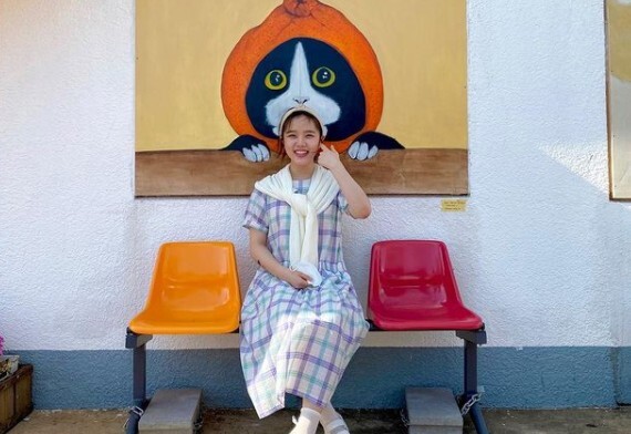 Actor Kim Hyang Gi has revealed the current situation of Fresh charging.Kim Hyang Gi posted a picture on his Instagram on the 15th with an article entitled Good weather, be warm Haru.The photo shows Kim Hyang Gi sitting on an outdoor bench with a cat painting.Kim Hyang Gi, who dressed in a cool checkered dress and dressed in a headband, steals his gaze with a fresh Smile with a half-moon look.In the appearance of Kim Hyang Gi, who is full of lovely and fresh charging, fans responded that it is so cute and It goes well with cats behind.Meanwhile, Kim Hyang Gi will find fans through the JTBC drama Fly Up Butterfly.This drama depicts the stories of people who love me, people who love me, and people who try to love me from now on, as a beauty salon that is common to see around and everyone visits.