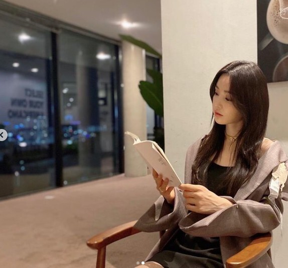 Actor Nam Gyu-ri has collected Eye-catching by unveiling his alluring current status.Nam Gyu-ri posted two photos on his Instagram on the 16th with an article entitled Cheongju Night Goodnight.The photo shows Nam Gyu-ri sitting in a chair and holding a script.Dressed in a black-coloured dress and jacket, Nam Gyu-ri is admirable with sophistication as well as alluring beauty.Fans responded that it is so beautiful, Sezelye sister, Where is the doll reading?On the other hand, Nam Gyu-ri is meeting with fans as Ahn Ga-young in TVN You Are My Spring.This drama tells the story of those who live in the name of adult with their seven years old in their hearts and live in the building where the murder occurred.