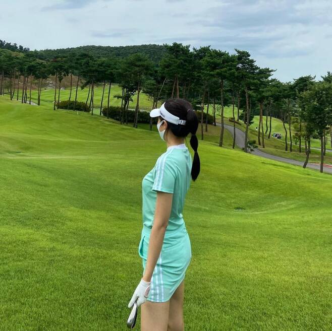 Announcer Jang Ye-won has revealed his relaxed routine.Jang Ye-won posted three photos on his SNS on the 17th at Golf course.In the photo, Jang Ye-won showed a fresh smile with a brand of golf wear customized from head to toe in mint color.Jang Ye-won, who seems to have a hobby in golf after SBS Leave, often posts a Golf course photo with the article My dream is a golf king.Jang Ye-won made his debut as an announcer of SBS bond in 2012 and continues to be a freelancer after Leave last year. Currently, he is appearing on MBC every1 Movie Wat Suda, YTN Science Animal Signal and tvN Monthly Connect.