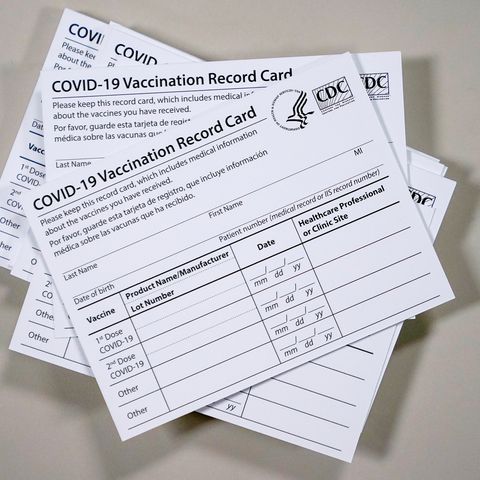 미국 질병통제예방센터(CDC)가 발행하는 실제 코로나19 백신 접종 증명서