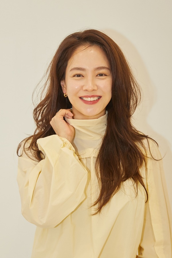 Song Ji-hyo mentioned Running Man in the Tving original drama Come to the Witch Restaurant final interview on the 17th.Song Ji-hyo, who has been running for 11 years since July 2010 as a member of SBS entertainment program Running Man, said, I have been so accustomed to working together with Running Man for more than 10 years.The Running Man program is now part of my life. I dont think its a program anymore.The first broadcast of Running Man on July 11, 2010, was run by Ji Suk-jin, Haha, Kim Jong-kook, Song Ji-hyo, Gary, Lee Kwang-soo, Song Joong-ki 8-person Xero, led by Yoo Jae-Suk.After Song Joong-kis departure, he continued to be a seven-person Xero since May 2011, and Gary got off in 2016, and Jeon Sang-min joined Yang Se-chan.In June, One member Lee Kwang-soo got off and became a seven-member system.Song Ji-hyo was well received for his performance as the president of the witch restaurant, which sells food that makes a persons cattle in Come to the Witch Restaurant, and transformed into a witch Jo Hee-ra who had an extraordinary narrative, showing a different appearance that was not shown in Running Man.When asked about the reaction of the members of Running Man, he said, I heard that I was scared. Then, Kim Jong-kook recently joined Tving and asked me to come to the witch restaurant.I joined the club to watch football, he said, smiling. Youll see it someday.Come to the Witch Restaurant is a soul-filled brutal fantasy drama made by witch Heera, partner Jin (Nam Ji-hyun) and Alba Gil-yong (Chae Jong-hyeop) with their story-filled guests at a witch restaurant selling a cow with a price.Song Ji-hyo debuted in 2001 as a cover model for the magazine Kiki.He played a role as a producer and a single mother in the JTBC drama We Did Love last year.It has become popular in Asia by appearing on SBS entertainment Running Man.