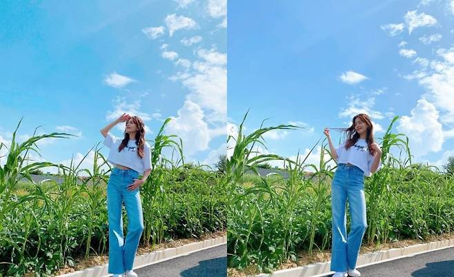 Actor Si-a Jin has revealed his pure and recent situation, and has collected Eye-catching.Si-a Jin posted two photos on his Instagram on the 20th, along with an article entitled It is a very long smell of grass, a shooting but a very good day.The photo shows Si-a Jing in the outdoors wearing crop T-shirts and boots-cut jeans and making a fresh look.Fans responded that they were pretty today and gathered Eye-catching.On the other hand, Si-a Jin has announced his talks with Actor Do-bin Baek in 2009 and has one male and one female.Si-a Jin is active as a host of SBS FiL Assault.