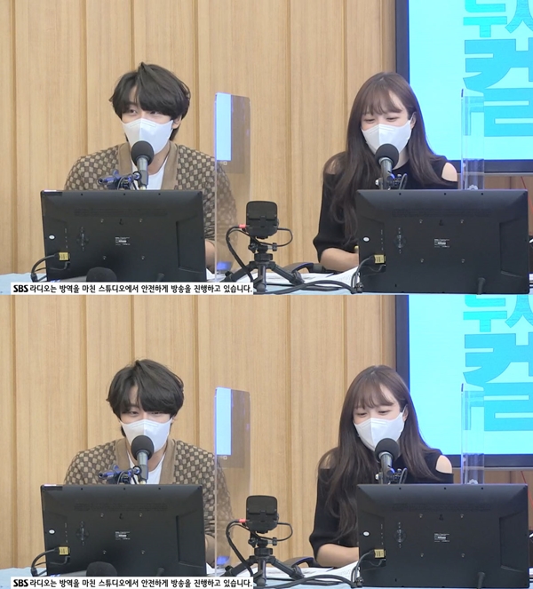 TV Cultwo Show Hani reveals First LoveOn SBS Power FM Dooshi Escape TV Cultwo Show, which was broadcast on the afternoon of the 31st, actresses Yoon Ji-yoon and Hani of the wave original drama Yu Reese Me Up (hereinafter referred to as Yumi Up) appeared as guests.Comedian Yoo Min-sang was joined as a special DJ.I still get in touch with First Love, Iron Chef triathlete Heo Min Ho, Hani said on the show.Heo Min Ho has appeared on JTBC Changda 2.I really liked Heo Min Ho so I threw a scarf, I sometimes get in touch these days, Hani explained.