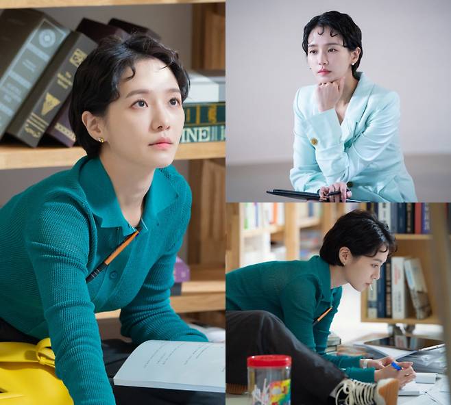 Park Gyoo-yeong was caught in the paper and was caught in the Precious Moments, Inc., who was immersed in research.KBS 2TVs new tree drama Dali and Gamja-tang (playplayplay by Son Eun-hye, Park Se-eun / Director Lee Jung-seop / Produced Monster Union Corpus Korea) released Precious Moments, Inc., Steel Series on the 2nd by Art Gallery researcher Kim Dal-ri (Park Gyoo-yeong).Dari and Gamja-tang is Ignorance - Ignorance - Muhak 3 One of the life skills is art romance, which narrows the gap between each other through the medium of Art Gallery, although it is a basicism man and a basic to be.It is a work that coincides with director Lee Jung-seop of Dan, One Love, Local lawyer Jo Deul-ho, Healer and Baking King Kim Tong-gu, One wonderful day, Witchs Love, and Park Se-euns artist.Dali, a famous young man and a young woman in the prestigious cheong song, is a person who always has a neat appearance and natural consideration that flows through the ear.She has a hobby in studying and graduated from the best university in Korea. She is working as a visiting researcher at Art Gallery in the Netherlands after her masters and doctoral degrees in Japan.In addition to art, it is a more level of ability, which is well-versed in various fields such as history, philosophy, religion, and English, Japanese, Chinese, French and Spanish.The SteelSeries, which was released, showed Dali, who is studying heat, taking a seat in front of a bookcase with foreign books that are difficult to cause dizziness even if it is only thick.He sits in a crooked position in the corner of the running art gallery, forgetting his meals and sleep, charging his sugar with a lollipop and concentrating on research.Darleys sunny visuals, tired but as if they were playing fun, smile, and make her look forward to the performance of both a multidisciplinaryly skilled man and a more level-captained man, including art.Dali and Gamja-tang are the scenes that capture the character of Kim Dal-ri, an art fool who knows only art and a more level-capable person.I would like to ask for your expectation for Park Gyoo-yeongs performance, which is 100% from visual to inner, he said. I will take away the hearts of viewers who are pure and enthusiastic about everything.On the other hand, Dali and Gamja-tang, who will be the first runners-up of the KBS 2TV drama lineup after a three-month break, will visit viewers at 9:30 pm on the 22nd (Wednesday).