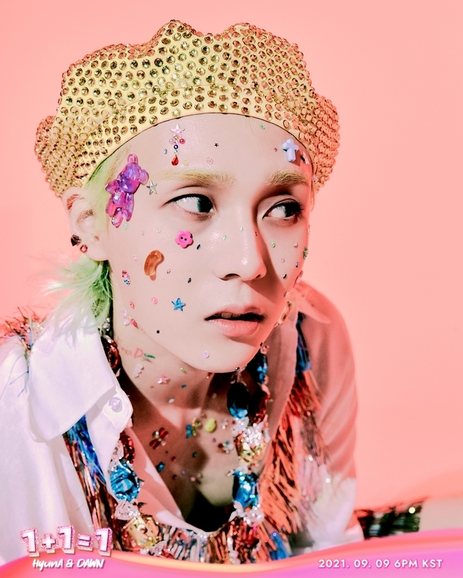 DAWN (DAWN) has unveiled a kitsch atmosphere Teaser linking Hyuna.Seven versions of DAWN (DAWN) versions of the Hyuna & DAWN EP [1+1=1] were released via the official SNS of P NATION on the afternoon of September 3.DAWN has released its own unique charm with fluorescent tones, including green hair.DAWNs intense eyes attract the attention of viewers as they overwhelm bling-bling costumes, makeup and accessories.Following the previously released version of the Hyona version Teaser, this DAWN version also offers a different concept of [1 + 1 = 1].The visuals of two people who fit well with the kitsch atmosphere make you look forward to the various contents to be released in the future.DAWN is a singer-songwriter with a unique sensibility, excellent lyric and composition sense. It has shown its ability as an artist by showing MONEY and DAWN Diri DAWN in Pination.This EP, which is the first result of the K-POP Diva Hyona, which makes trends, will be released as one, not two, and will contain two frank and unconventional music of various colors.