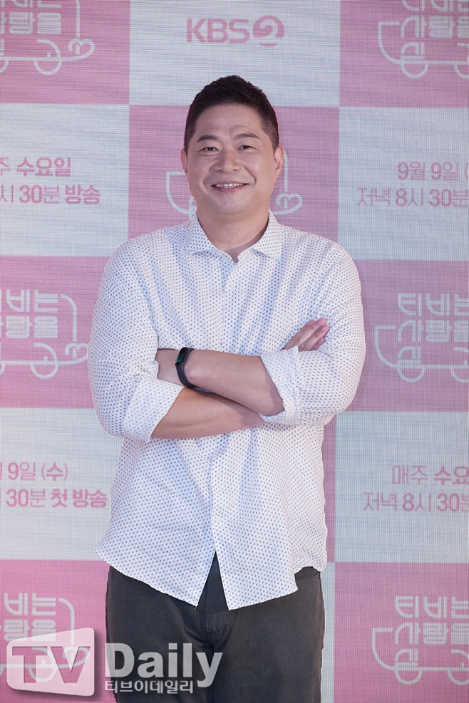 A basketball player-turned-broadcaster, Hyun Joo-yup, has taken legal action, strongly denying the recent allegations of forced sex trafficking.In fact, it is time to watch out for unambiguous situations and unilateral criticism.On August 8, the Democratic Party of the law firm, which is the legal representative of Hyun Joo-yup, said on August 8, The contents of the Disclosure of the lawyer, the Attorney of the suspect who falsely raised the suspicion of school violence against Hyun Joo-yup, are not true.Earlier, Mr. A claimed that he had been subjected to school violence by Hyun Joo-yup through the online community.Hyun Joo-yup assaulted juniors during his studies at Korea University and disclosureed snacks.At that time, Hyun Joo-hye sued A for defamation, and the case was recently sent to the prosecution for prosecution.Even after being sent to the prosecution, Mr. A continued Disclosure, followed by Mr. As Disclosure to The Attorney.Mr. A The Attorney claimed that Hyun Joo-yup forced his juniors to take sex tricking to the Sex tricking business while attending Korea University, and beat them if they refused.In addition, he said that there were even younger students who got sexually transmitted diseases due to these coercion.Mr. A and The Attorney have consistently demanded that Hyun Joo-yup withdraw the charges and suspend all broadcasting activities, or have done Blackmail – Cinémix Par Chloé, to do additional Disclosure, said Hyun Joo-yup.In the end, it is argued that the additional Disclosure was used as a weapon to allow the Hyun Joo-yup to withdraw the complaint and to receive a large amount of money as a settlement.The Hyun Joo-yup legal representative argued that Hyun Joo-yup refused their request because he was working as a broadcaster, and when he did not bow to the Blackmail – Cinémix Par Chloé of the additional Disclosure, the suspect The Attorney stepped up and made a false disclosure of the househouse, which was not true at all.Hyun Joo-yup said: We have already submitted to the Susa agency evidence that Mr. As disclosure of the househouse is not true; it has also proved that the evidence submitted by the suspect is not credible.Do not believe in false fact interviews. The key to ending the conflict in the face of the two sides claims is the results of the Susa agencys investigation.Recently, various forms of privacy Disclosure have been conducted for celebrities.In some cases, the allegations are publicly apologized to the victims or the public and suspended broadcasting activities, but in the opposite case, it may be revealed that innocence is revealed after the time of truth investigation.Especially in the case of school violence, it is more difficult and takes a long time to identify the truth because of the nature of dealing with the case at the time of school years.Until the apparent Susa results are revealed, there will have to be no stigmatisation of perpetrators by being swept away by irritating Disclosure.