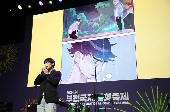 가수 문제호는 드라마 나빌레라 OST My Day, 그리고 가수 경서와 함께 바른 연애 길잡이 OST인 이 밤을 빌려 말해요를 선보였다.