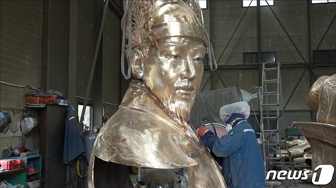 경기 이천의 주물공장에서 약 5개월 동안 몸체와 좌대 등 4~5개 부분으로 나눠 제작이 진행 중이다.© 뉴스1