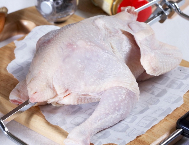 닭고기로 국물 요리를 할 때 식초를 넣으면 칼슘 섭취량을 늘릴 수 있다./사진=클립아트코리아