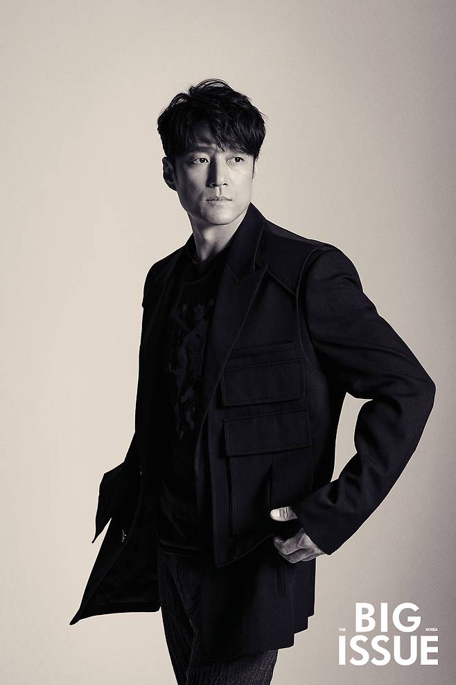 Actor Ji Jin-hee has accessorised the cover of the magazine Big Issue, which helps Homelessness.Actor Ji Jin-hee, who recently performed a non-buying action and deep inner acting in the drama The Road: The Tragedy of 1, released a picture with Big Issue 259.In the open photo, Ji Jin-hee is a black jacket with a sharp image, showing off the autumn mans style, while also producing a stylish mood with a colorful print shirt.In an interview with the filming, he showed good influence by saying that he wanted to help Homeless salesperson through participation in Big Issue pictorials.Ji Jin-hee said, The salespeople have failed once, but they are trying to keep trying and making their own lives without giving up.I think it is really hard to continue without giving up even if it is hard.  I do not know how much it will help me, but I wanted to participate in what I could do. He also expressed his values ​​for his life. I took pictures before I was an actor, but there was a moment when I was converted from film to digital.I should go in time, not settle in a changing situation. I can try and adjust myself if I am objectified. 