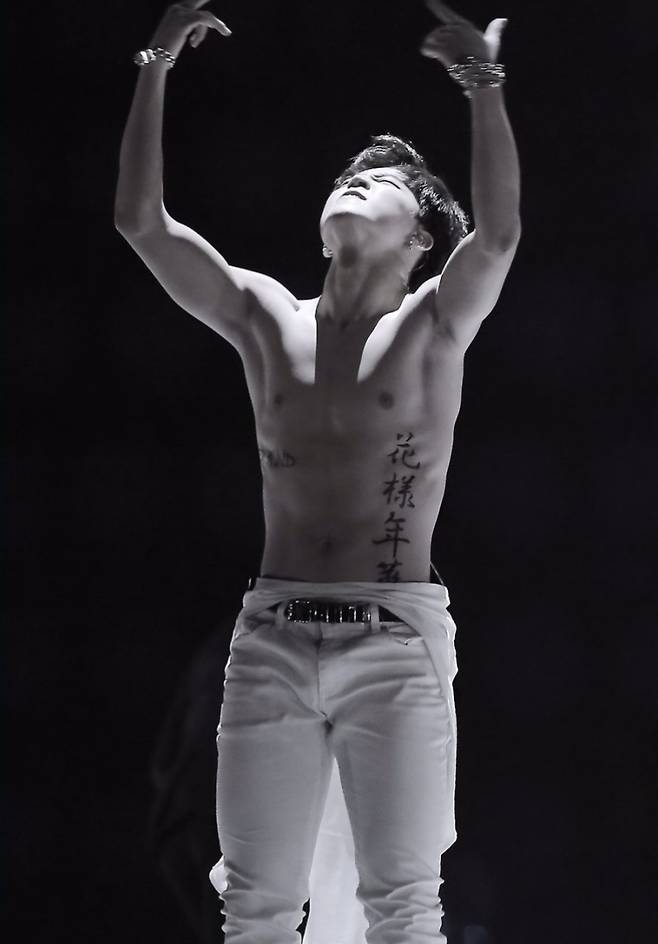 방탄소년단 지민, 남자 아이돌 워너비 '갓바디'..슬림 탄탄 'Perfect Man'