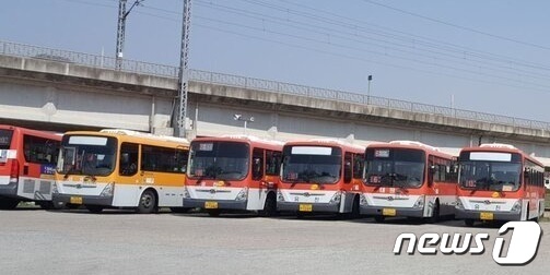 목포 유일시내버스 회사인 태원여객·유진운수 버스 © News1
