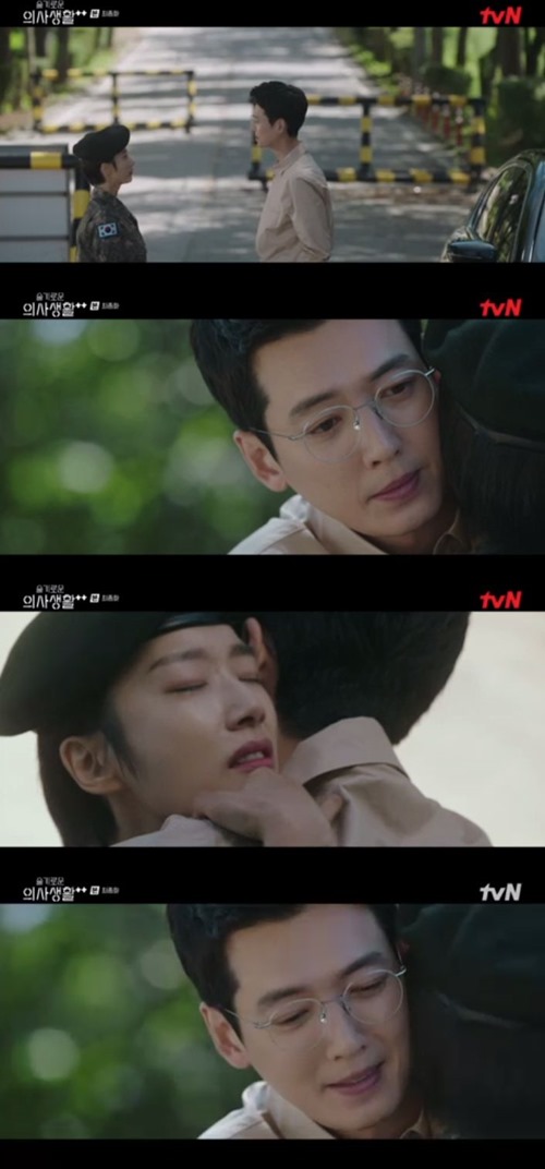 ‘슬의생2’ 정경호 곽선영 사진=tvN 목요드라마 ‘슬기로운 의사생활 시즌2’ 캡처