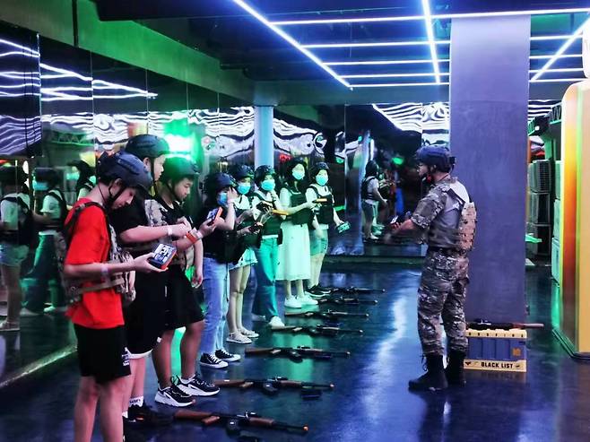 스마일게이트는 중국 광저우에 크로스파이어 실내·외 테마파크 '천월화선: 화선전장'을 오픈한다고 16일 밝혔다. /사진제공=스마일게이트