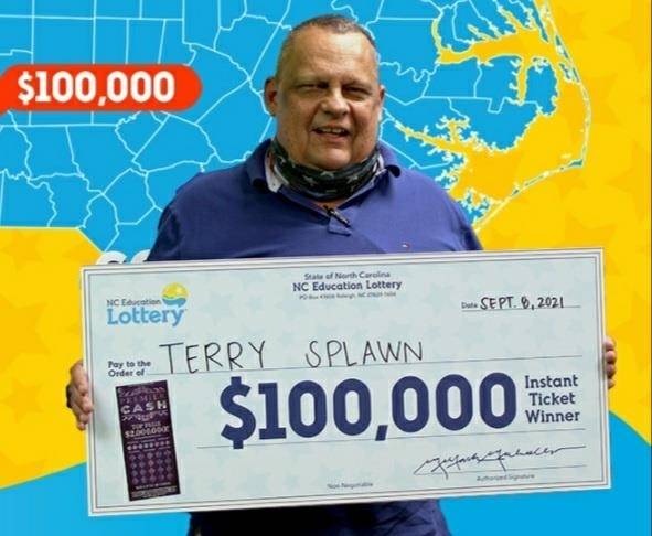 세 차례나 거액 복권에 당첨된 테리 스프론. 노스캐롤라이나 교육복권 사회관계망서비스(SNS) 갈무리