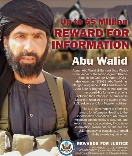 이슬람국가(IS) 사하라 분파의 지도자 아부 왈리드 알 사흐라위의 지명수배 포스터. /연합뉴스