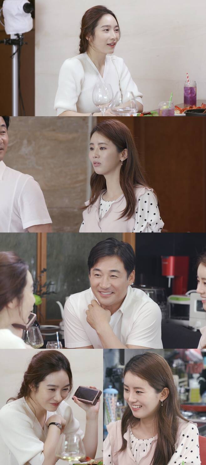 Actor Lee Min-young releases concluding song behind the scenes with Jeon No-Min and Lee Ga-ryung.KBS 2TV Stars Top Recipe at Fun-Staurant (Stars Top Recipe at Fun-Staurant), which will be broadcast on September 17, will begin its 32nd menu development showdown on the theme of Shrimp.In addition, Actor Lee Min-young will be the first to launch a new chef, revealing his surprise cooking skills and Reversal story charm.Lee Min-young in the VCR released on the day opened his eyes in a single house with a cool city view.Lee Min-young, who has been working out in the morning with a brilliant folklore and boasting the flexibility of a 20-year Pilates career, has been busy cooking.Looking at Lee Min-young, who is full of care for each dish, the Stars Top Recipe at Fun-Staurant family wondered who the alternative guest would be.A short time later, an invited guest of Lee Min-young was unveiled: Baro Actor Jeon No-Min and Actor Lee Ga-ryung.The two of them, along with Lee Min-young, are co-stars Actor who appeared in the drama Marriage Writing Divorce Composition, which ended up in Season 2 with a hot topic recently.Actor Lee Ga-ryung, who has been attracting attention as a prominent Furious actor, Jeon No-Min, who emerged as a national affair through the drama, has come to his house to support Lee Min-youngs Stars Top Recipe at Fun-Staurant.As the three people gathered, the behind-the-scenes story of the drama The Composition of the Marriage Writing Divorce poured out naturally.In particular, Lee Min-young and Lee Ga-ryung appeared as an affair woman and home between Sung Hoon in the play, and there were many radical scenes between the two.Lee Ga-ryung laughed when he said, I first met Lee Min-young and I caught my hair.Then, Baros head-cut scene was released and everyone was focused on breathing.In addition, Lee Ga-ryung told the story behind the scene of slapping her husband Sung Hoon, who had an affair.The three then continued to talk on the phone with Sung Hoon.At this time, it was said that the drama and dramatic reaction of Sung Hoon toward Lee Min-young and Lee Ga-ryung also caused laughter.In particular, Sung Hoon is known to have given a friendly support to Lee Min-young, who is nervous about his first observational arts, saying, Do not be nervous. He added to the question of what Lee Ga-ryungs reaction would have been.