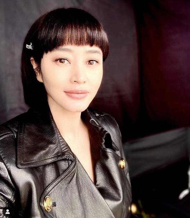 On the afternoon of the 19th, Kim Hye-soo posted a picture on his SNS with an article entitled Send a safe and healthy holiday holiday ~.In the photo, Kim Hye-soo smiles at the front of the Camera, and his bangs look like his appearance while he is out.The netizens commented, Sister, are you shooting today? Wau! Its nice. Stay safe. Have fun with your sister. Wau, I do not know!!! Pollingup is a perfect pollingup?Meanwhile, Kim Hye-soo will appear on the upcoming Netflix web drama Boy Judge.