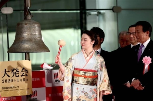 일본 증시가 최근 들어 가파르게 상승하면서 외국인 투자자들 사이에서 재평가 움직임이 일고 있다. 사진은 도쿄증권거래소 모습. 사진=AFP