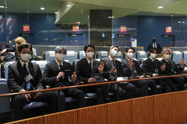 왼쪽부터 BTS 멤버 뷔, 슈가, 진, RM, 정국, 지민, 제이홉 (사진=연합뉴스)