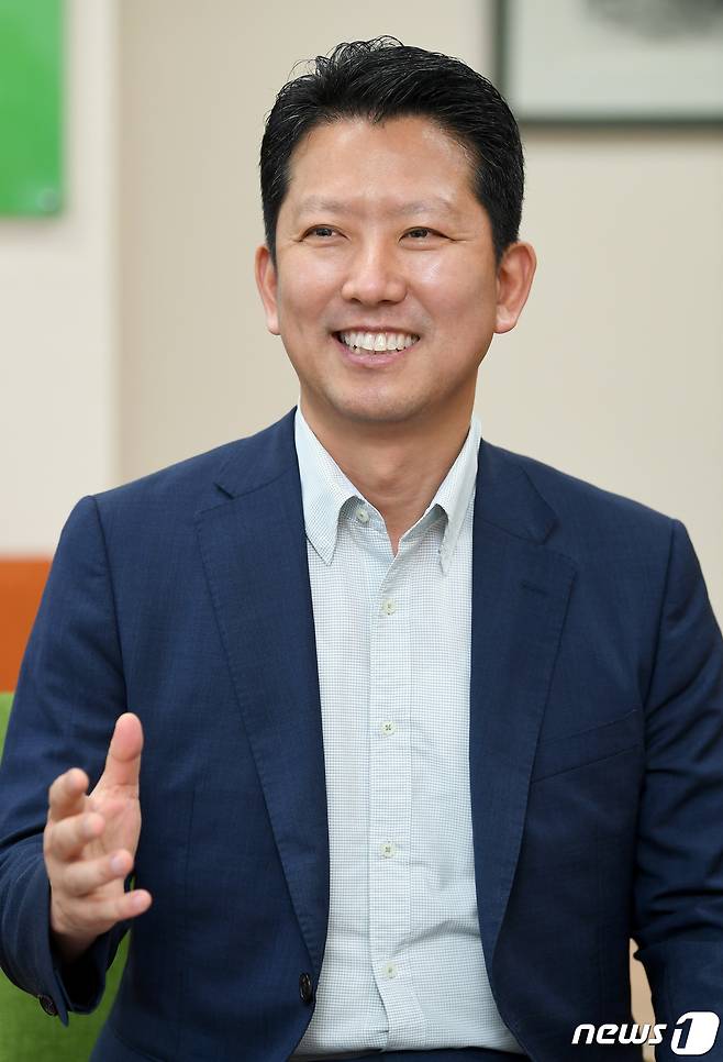 김장호 기획실장은 경북은 새로운 발전전략을 구상해야 신공항 시대 미래를 성공으로 이끌수 있다고 말하고 있다. © News1 김대벽