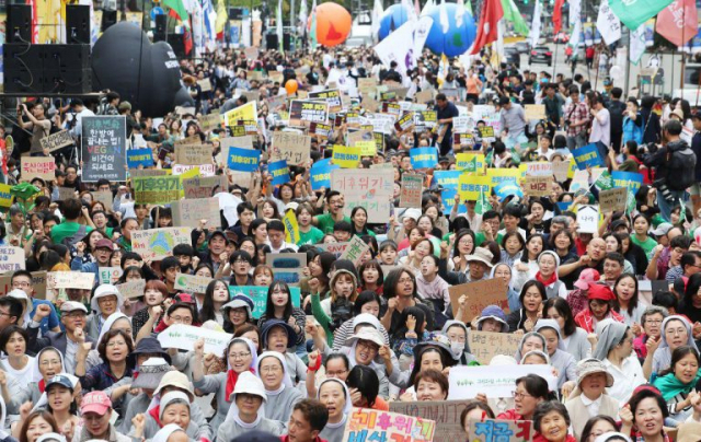 ▲ 지난 2019년 9월 21일 전 세계 60개국에서 약 400만 명이 참여하는 기후 시위가 진행됐다. 한국도 수천 명의 시민이 참여해 기후 비상선언을 선포하고 대응할 것을 요구했다. ⓒ함께사는길(이성수)