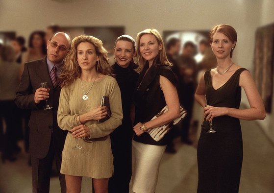 385528 12: Actors (From Left To Right) Willie Garson Stars As Stanford, Sarah Jessica Parker Stars As Carrie, Kristian Davis Stars As Charlotte, Kim Cattrall Stars As Samantha And Cynthia Nixon Stars As Miranda In The Hbo Comedy Series ″Sex And The City″ The Third Season. (Photo By Getty Images)