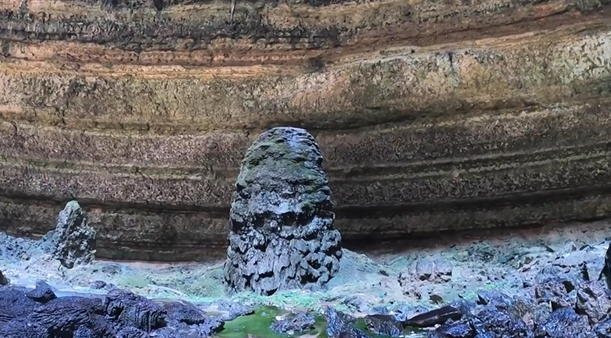 예멘 ‘지옥의 동굴’ 바닥에서 발견된 동굴 특유의 지형