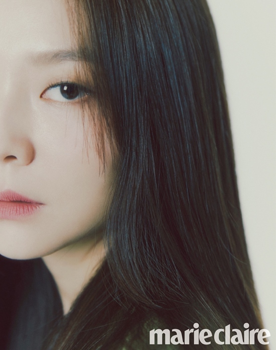 Esom has shown various characters by acting as a representative of youth through the movie Small Girl and My Special Brother, and recently by Acting the subjective and strong characters through the movie Samjin Group English TOEIC and the drama Taxi Driver.Esom described this as a Top Model He said, After a piece, people recognize me as an Acting figure in it.Its fun that it keeps changing.I think I do Top Model in the hope that people do not have a fixed form of me. The Japan Academy Prize for Outstanding Performance, which was unanimously awarded by the judges at the 41st Blue Dragon Film Awards earlier this year, was once again grateful to him for his significance.In addition, the movie Samjin Group English TOEICBAN (hereinafter referred to as Samtoban) expressed affection by saying that it is a meaningful work just by working with female actors of the same age even if it is not an award.At the end of the interview, the character he plays is used well in his work, and at the same time, he tells his own goal and desire to function well in the movie as an actor, adding to his expectation for future moves.More pictures and interviews of Actor Esom, who is not afraid of Top Model, can be found on the Marie Claire Pusan ​​International Film Festival special edition and Marie Claire website.Photo: Mari Claire