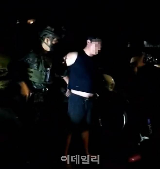 마닐라에서 불법 온라인 도박사이트를 운영하며 총 1조3000억원 상당의 부당이득을 취해 온 불법 온라인 도박 사이트 총책 A씨(40대·남)가 지난 18일 오후 8시(현지시간)경 경찰에 검거됐다. (사진=경찰청)