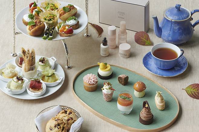 JW 메리어트 호텔 서울의 더 라운지 '폴 인 러브' 애프터눈 티 세트