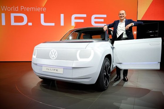 폴크스바겐은 뮌헨 모터쇼에서 소형 전기 SUV 'ID.라이프'를 공개하고 판매가격을 2만~2만5000유로 사이에서 결정하겠다고 밝혔다. 사진 폴크스바겐