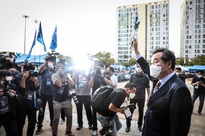 이낙연 더불어민주당 대선 예비후보가 25일 광주·전남 순회경선에서 첫 승리를 거뒀다.   이낙연 대선캠프 제공